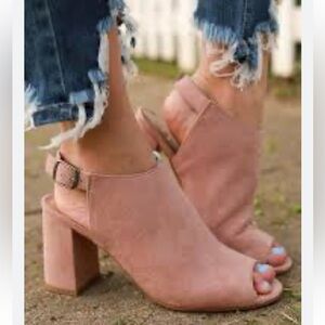 Chinese laundry pink suede-like chunky peep toe sandals size 8